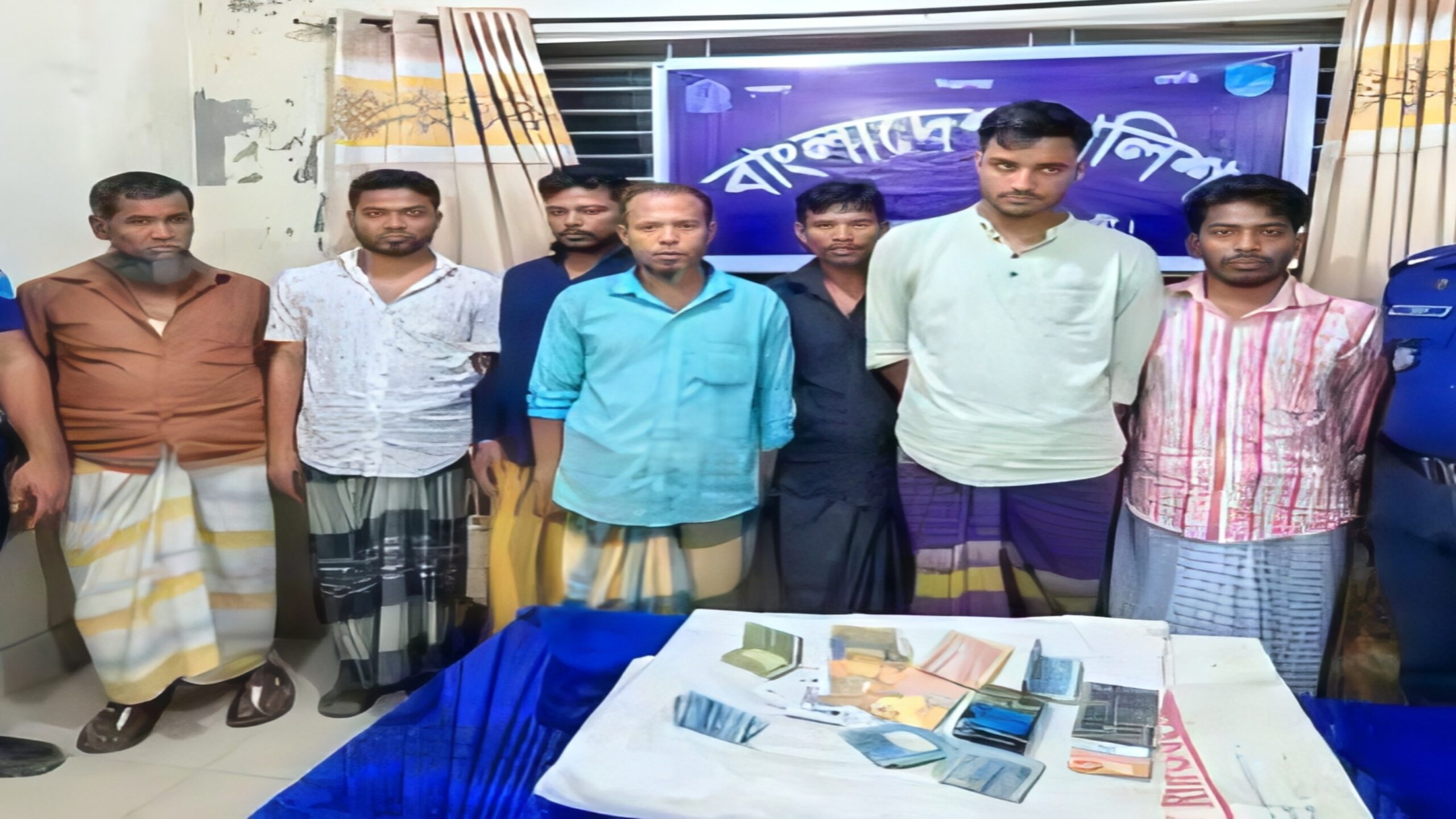 নরসিংদীর শিবপুরে জুয়া খেলার সময় ৭ জুয়ারিকে গ্রেপ্তার করেছে পুলিশ
